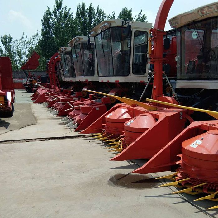 履帶式青儲(chǔ)機(jī)