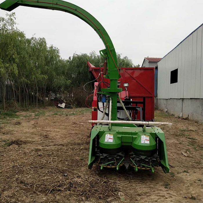 履帶式青儲(chǔ)機(jī)