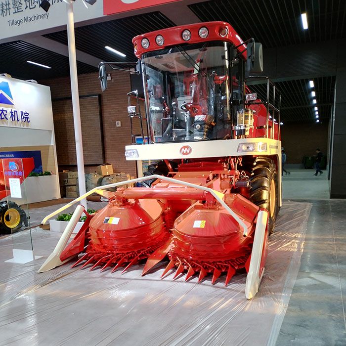 履帶式青儲(chǔ)機(jī)