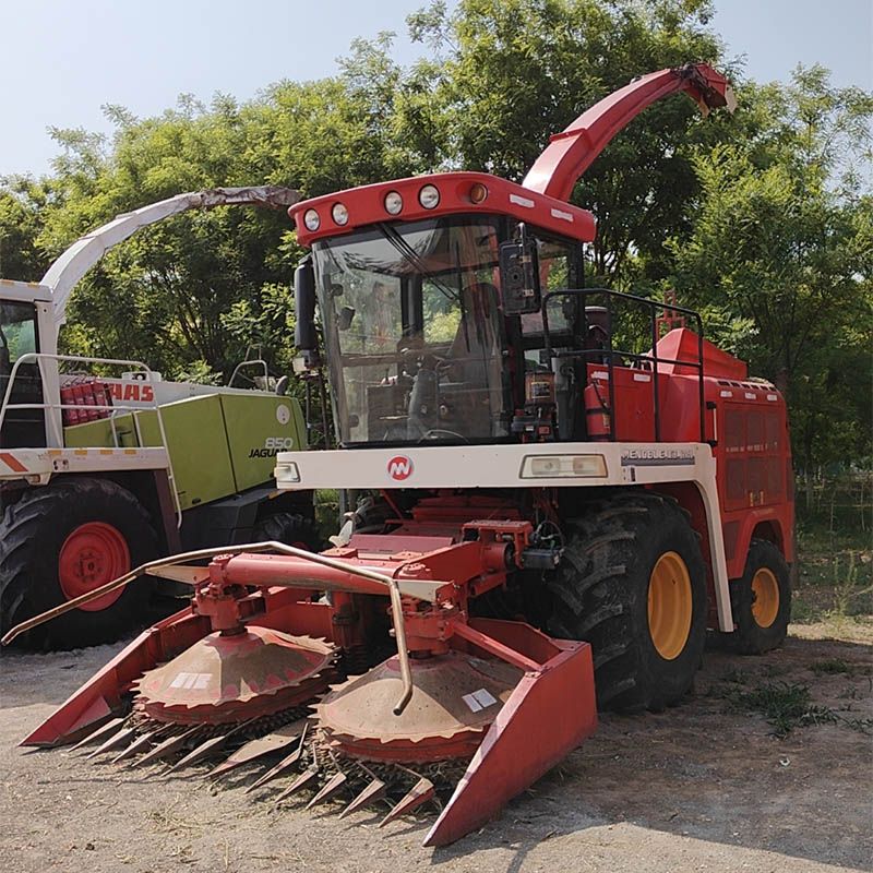 大型輪式青儲機(jī)